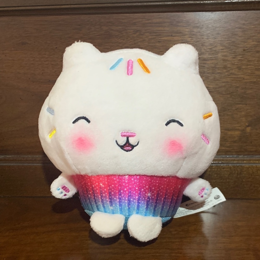 Gabby’s Dollhouse Candy Cat White Kitty Cupcake Plush 6”
